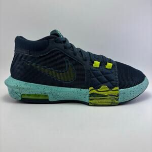 NIKE LeBron Witness VIII Basketball Shoes Mens Size 7.5